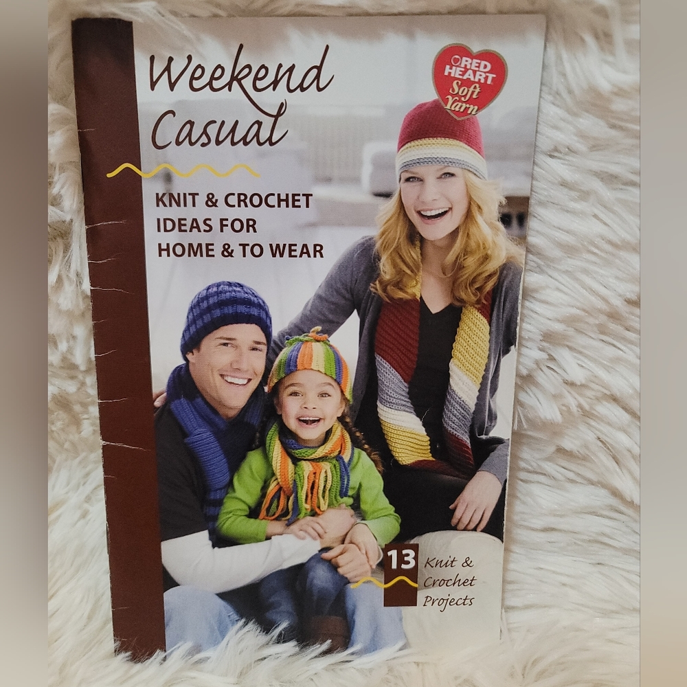 Red Heart WEEKEND CASUAL Knit & Crochet Ideas for Home & To Wear 2009 Book 0014